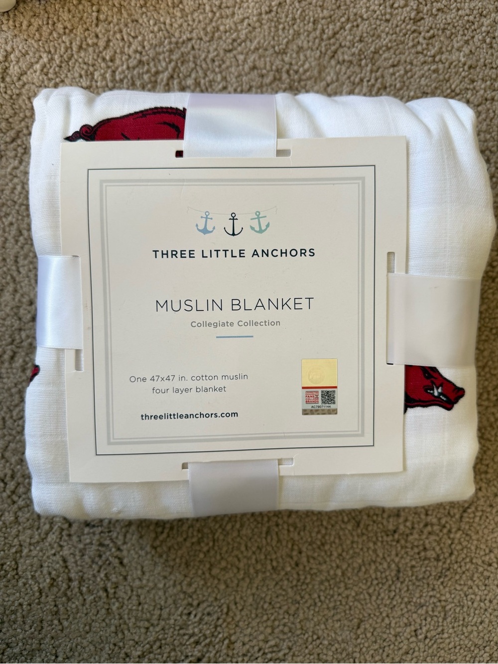Arkansas Razorbacks White Muslin Blanket - Collegiate Collection